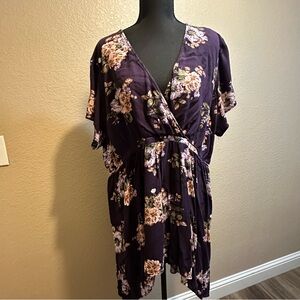Torrid size 3 purple floral top high low hem stretchy plus size shirt flowers